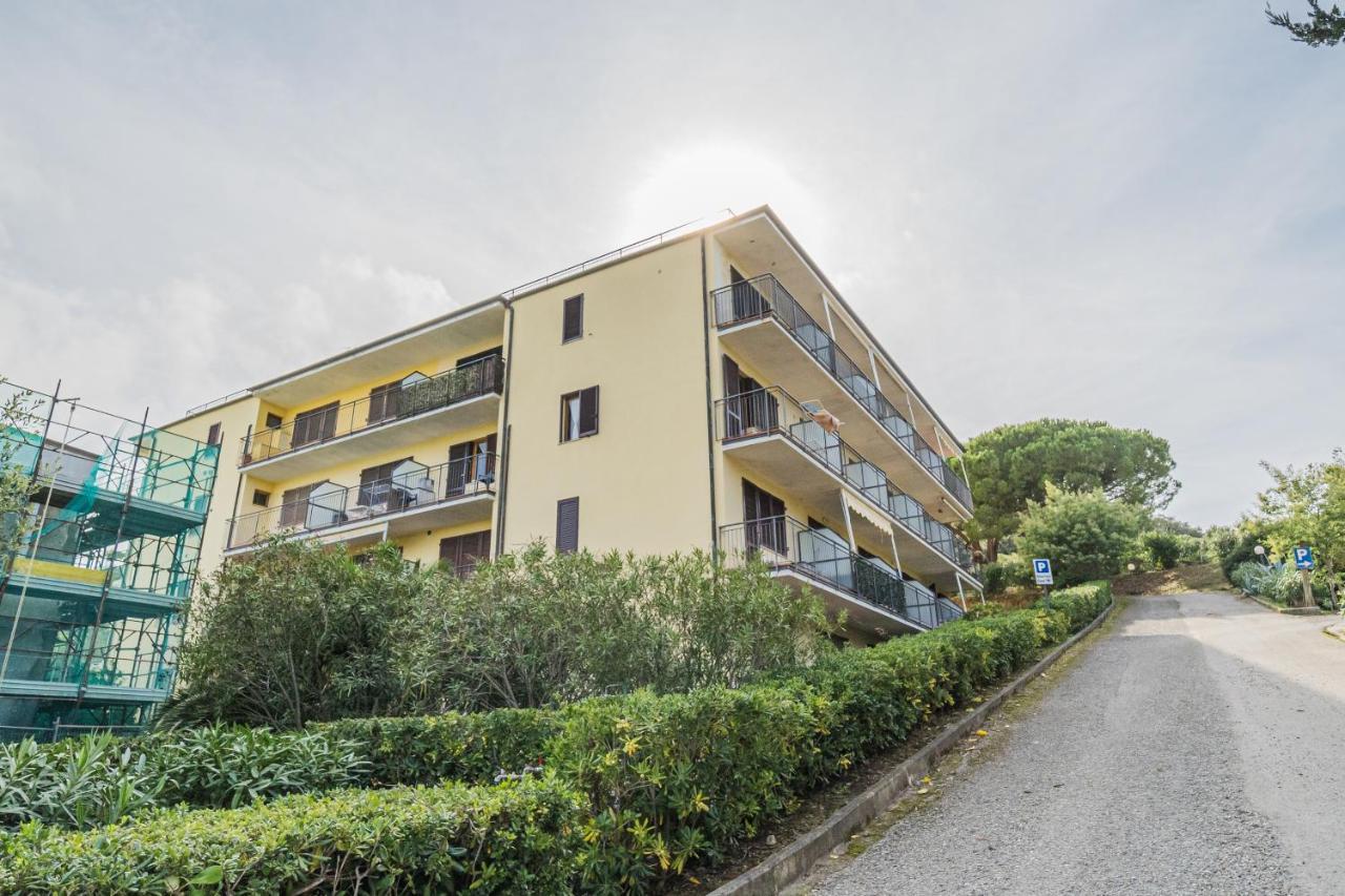 Monolocali Le Lecce Pool & Tennis Capoliveri  Exterior photo